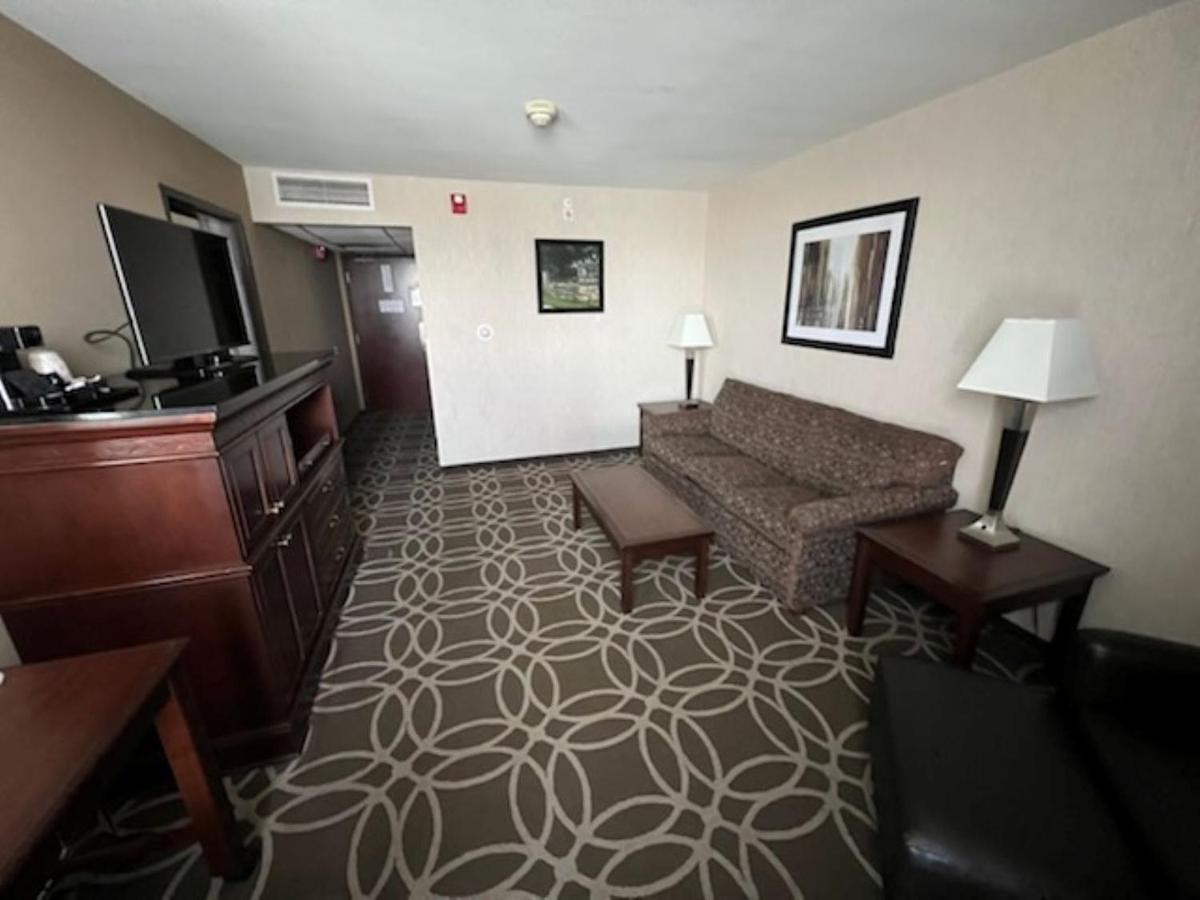 Hotel Lotus Kansas City Merriam Exterior photo