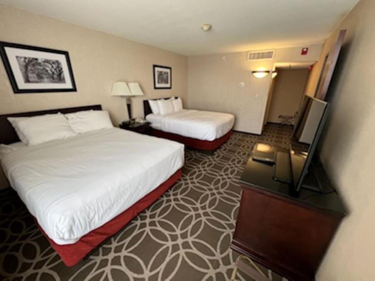 Hotel Lotus Kansas City Merriam Exterior photo